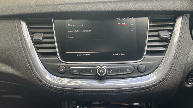 Vauxhall Grandland X 1.6 Hybrid4 300 Business Ed Nav Premium 5dr Auto Hatchback